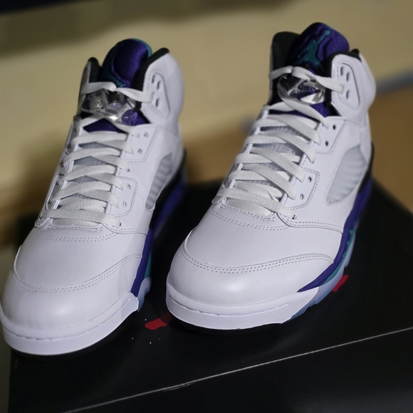 Jordan Sneakers White and Purple